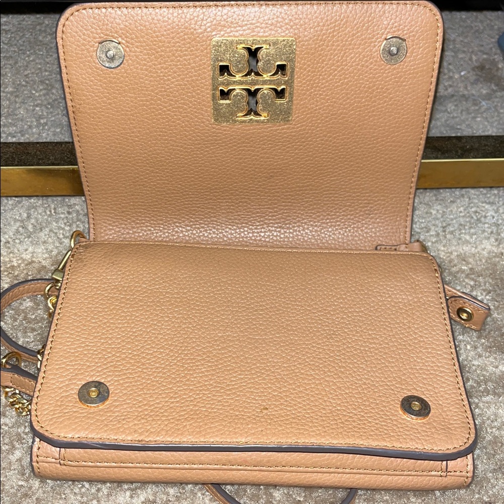 Tory Burch Britten Tan Leather Large Crossbody Bag - Picture 4 of 6